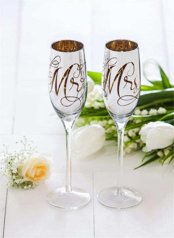 Mr & Mrs Champagne Flutes In Silver Metallic Set Of 2 4 Mr & Mrs Champagne Flutes In Silver Metallic Set Of 2 - Image 2